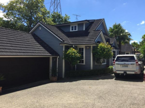 The Gardens Bed and Breakfast, Auckland